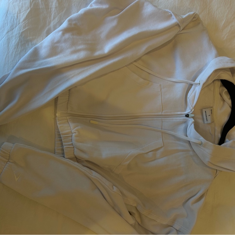 Gymshark White Sweatshirt with Stand-Up Collar and Full-Length Zipper